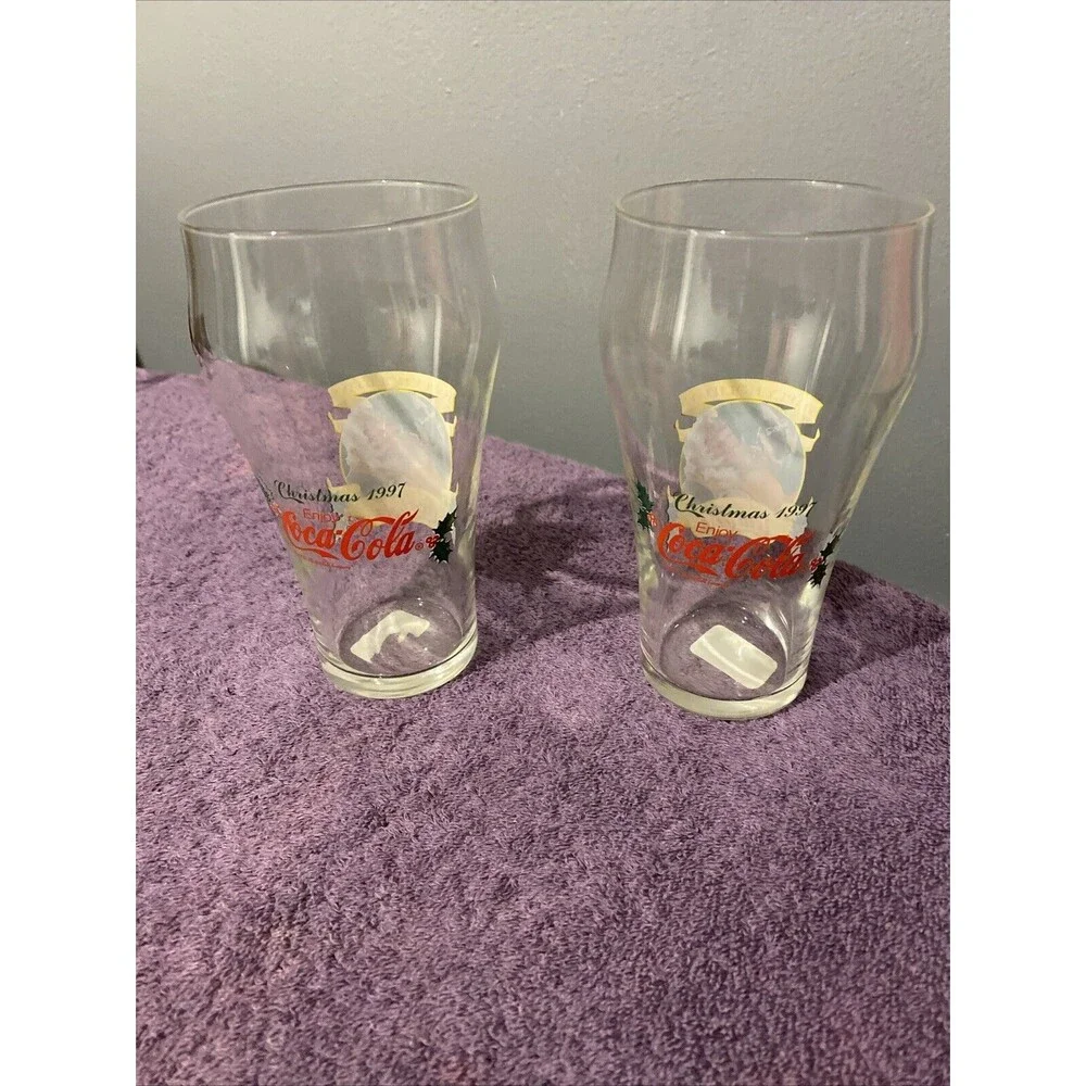 Vintage 2 Glasses Enjoy Coca Cola Christmas 1997 Santa Claus Happy Holidays‎ 2